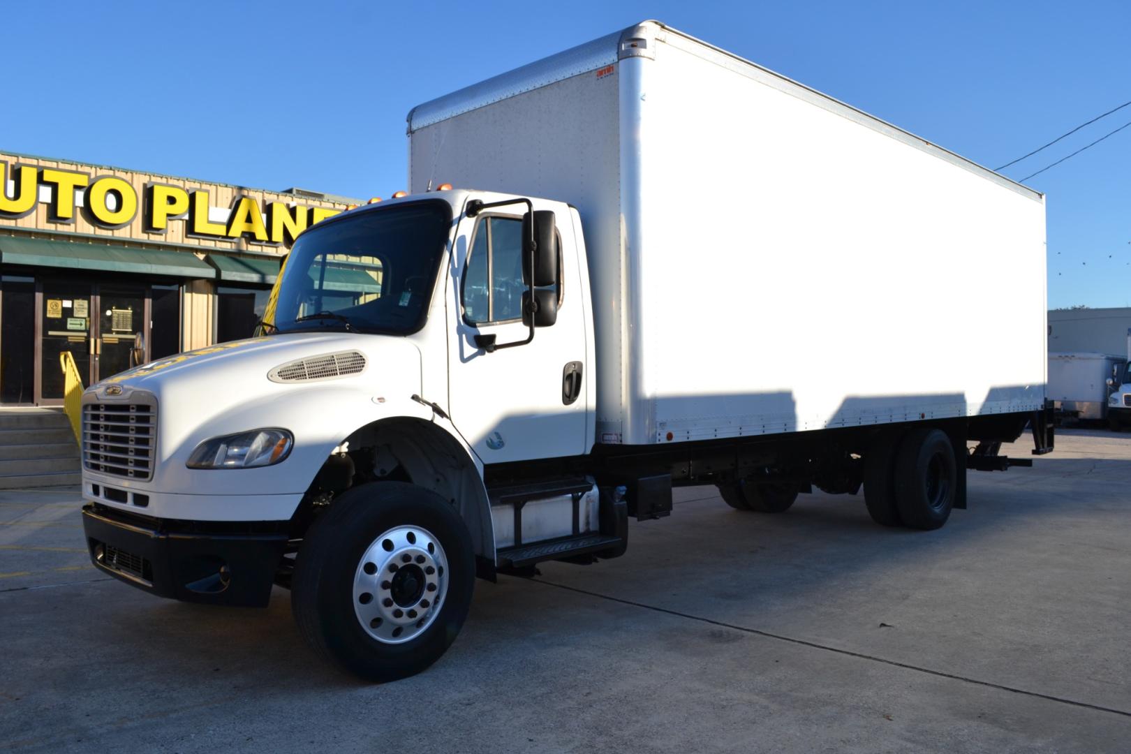 2016 WHITE /BLACK FREIGHTLINER M2-106 with an CUMMINS ISL 8.9L 280HP engine, ALLISON 3000HS AUTOMATIC transmission, located at 9172 North Fwy, Houston, TX, 77037, (713) 910-6868, 29.887470, -95.411903 - Photo#0